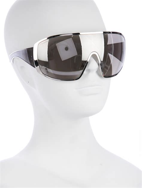 chanel runway sunglasses
